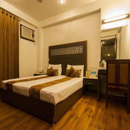 Hotel Sunstar Heights Delhi  Buitenkant foto