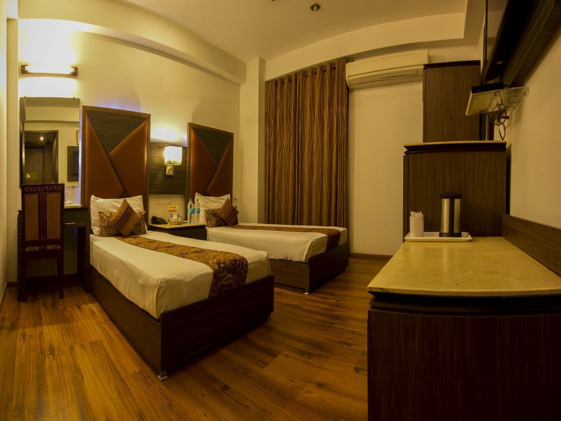 Hotel Sunstar Heights Delhi  Buitenkant foto