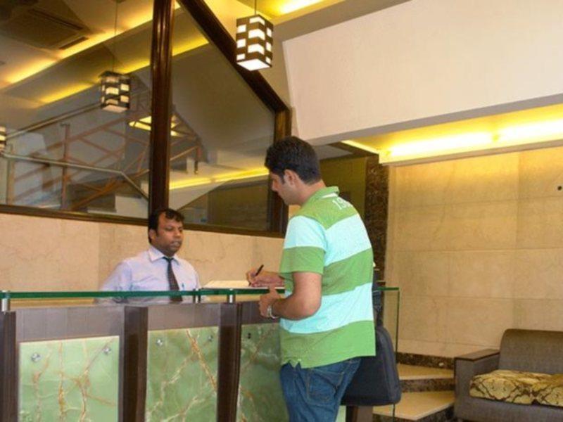 Hotel Sunstar Heights Delhi  Buitenkant foto