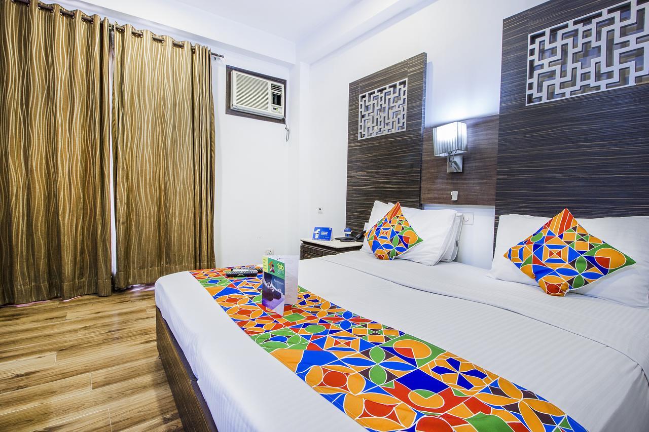 Hotel Sunstar Heights Delhi  Buitenkant foto