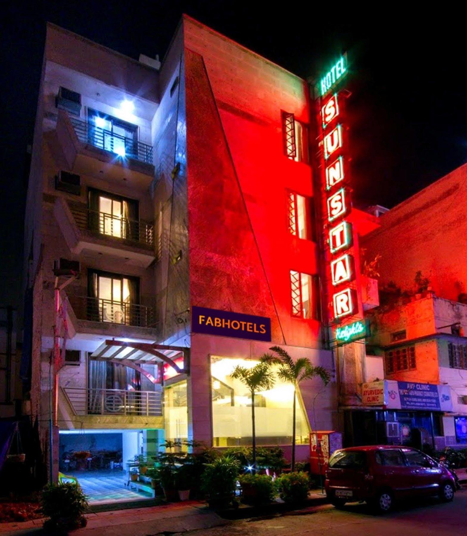 Hotel Sunstar Heights Delhi  Buitenkant foto